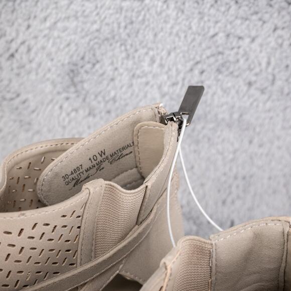 Easy Street Carrigan Beige Synthetic Peep Toe Sandals Women's Size 10 Wide - Picture 4 of 6